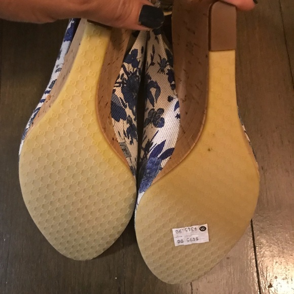 Gucci Floral Wedges - Picture 6 of 6